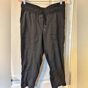 Lululemon Mid Rise Dance Studio Cropped Pant - Size 10 Black